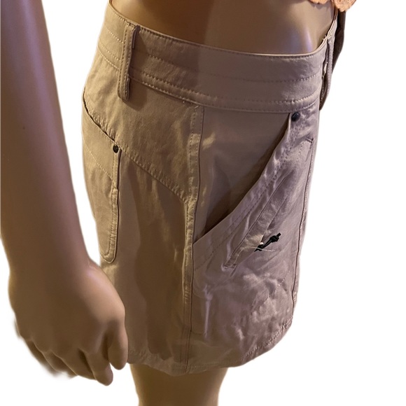 Women’s Low Rise Cargo Shorts Size 6 - Picture 4 of 7